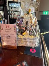 A picture of the beautiful easter hamper